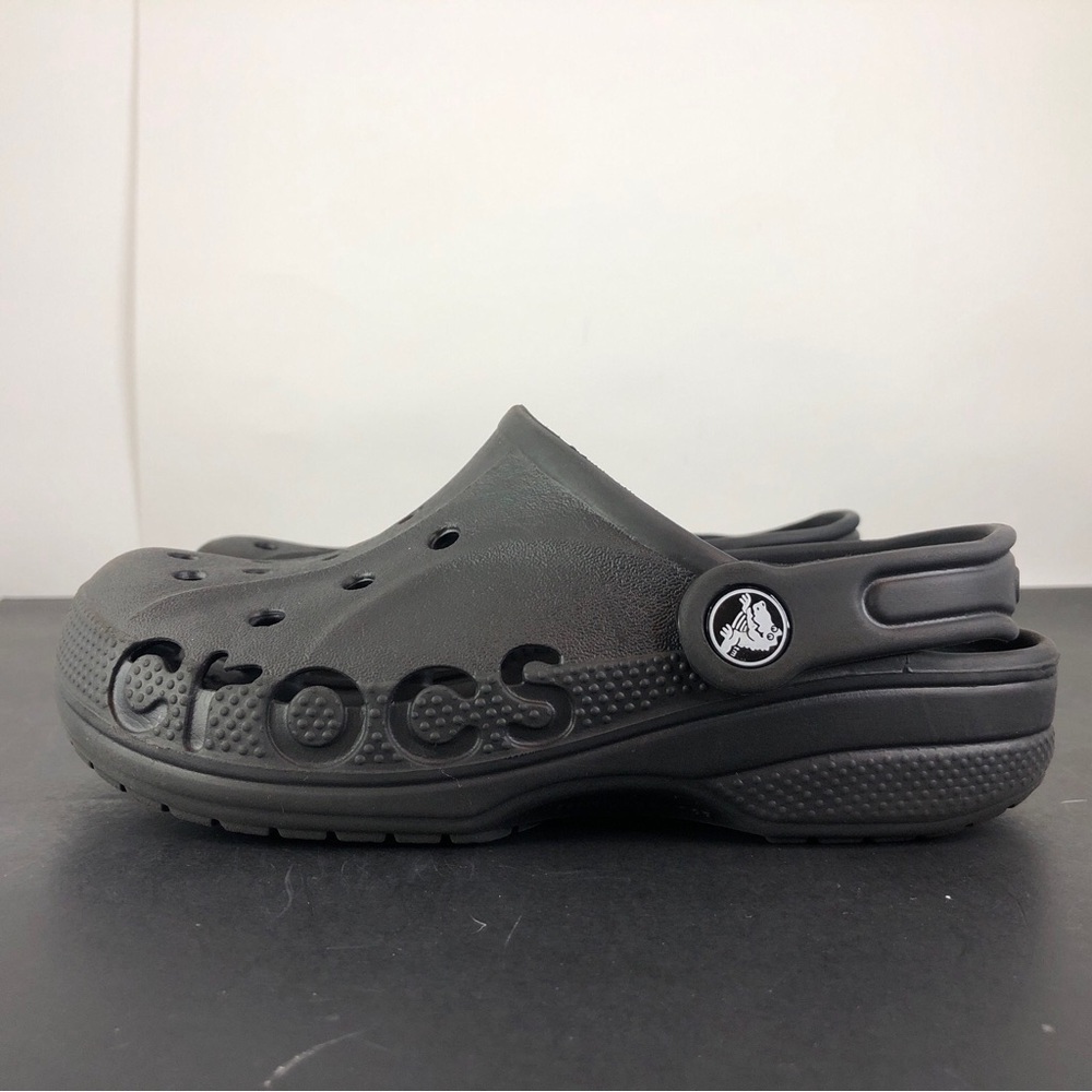 Crocs Men's 1/Women's 3 Black Baya Clogs, Slip On Shoes, Waterproof Sandals